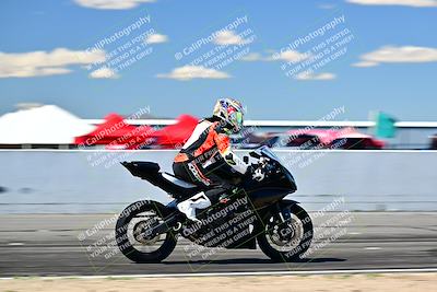 media/Mar-25-2024-Moto Forza (Mon) [[8d4319bd68]]/4-Novice Group/Session 4 Front Straight Speed Pans/